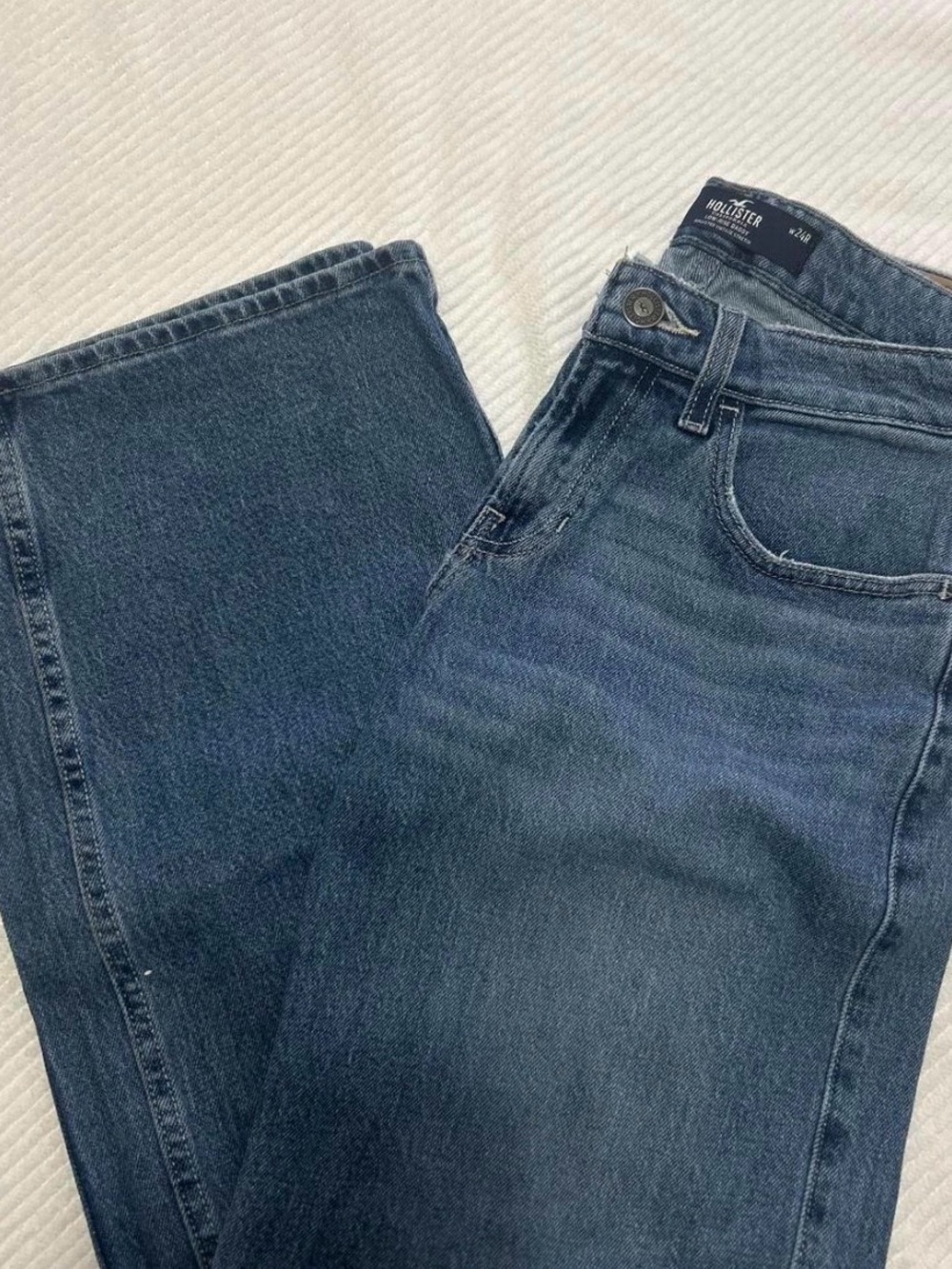 Hollister Womens baggy Jeans in Dark Indigo